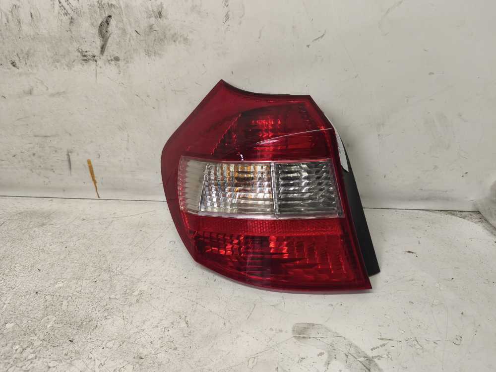 FEU ARRIERE GAUCHE BMW SERIE 1 - Vue 1